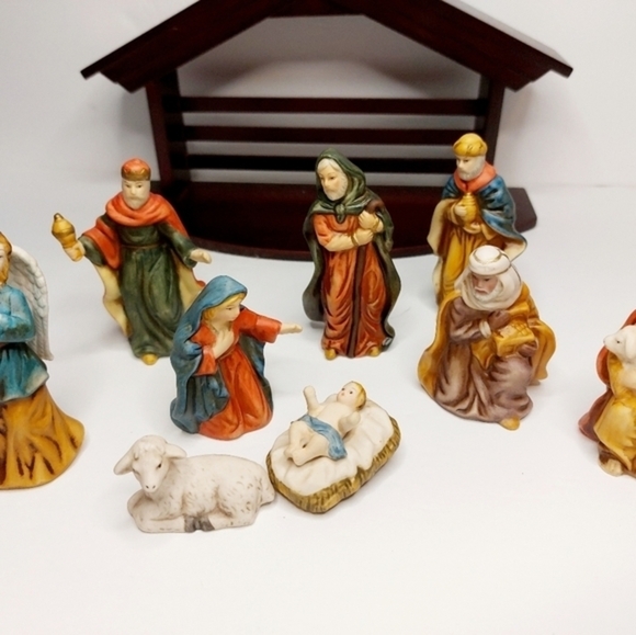Bon Ton Nativity‎ Set Handcrafted and Porcelain Collectible Original Box - Picture 3 of 7